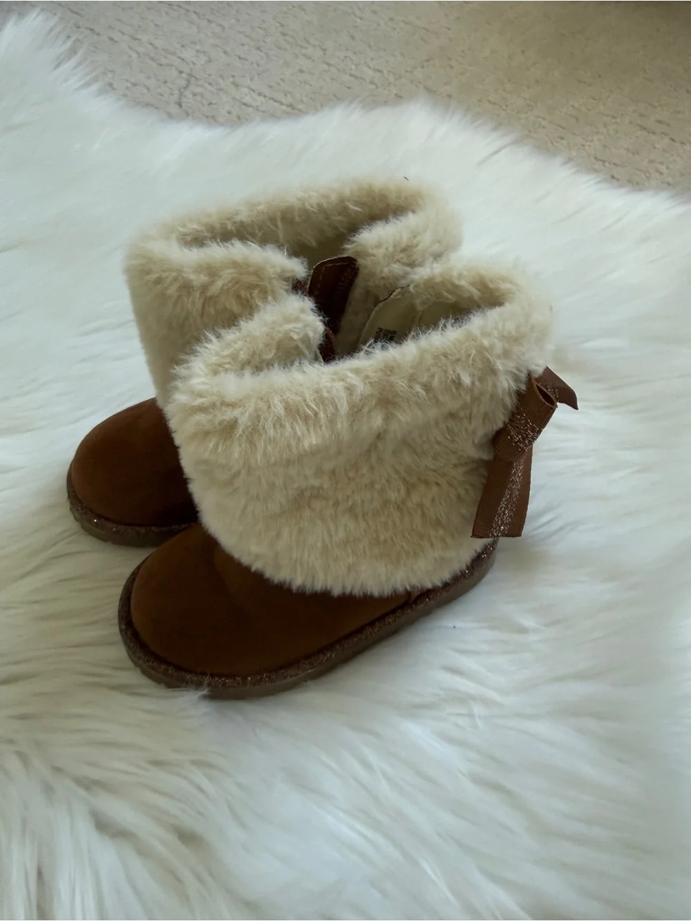 Olive & Edie Faux Fur Bow Boots Toddler 6